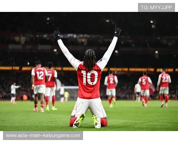 哈维-西蒙斯闪耀表现：热刺4-0哥本哈根背后的战术解密与个人故事